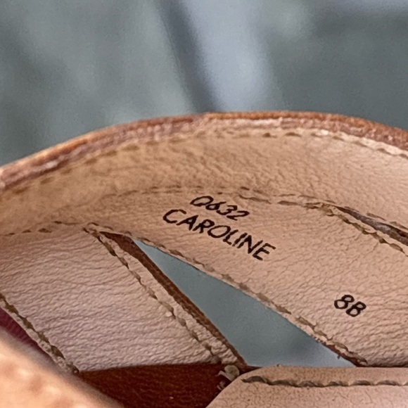 Coach Caroline Leather Wedge Sandal Size 8B
Beach Summer Vacation Rare Beaded - Picture 13 of 15